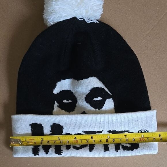 Black and White Misfits Beanie - Picture 3 of 7